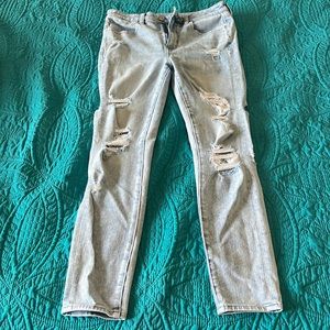 American eagle light washed “The Dream Jean” size 8